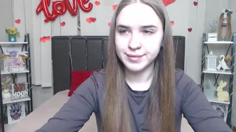 LauraHlot online show from 03/27/26, 07:24