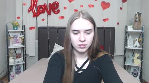 LauraHlot online show from 04/03/26, 05:44