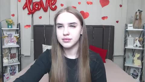 LauraHlot online show from 04/08/26, 06:13