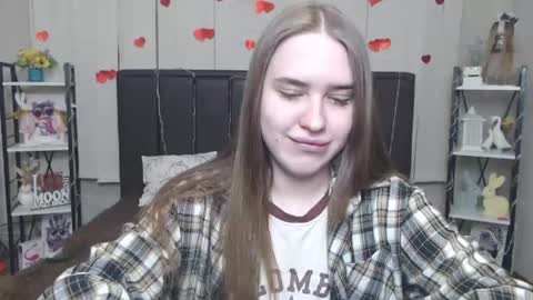 LauraHlot online show from 05/02/26, 06:13