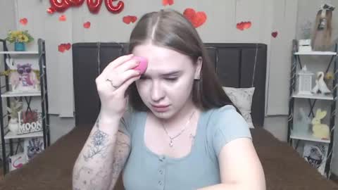 LauraHlot online show from 05/09/26, 05:40