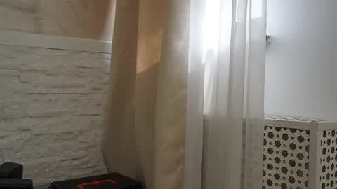 Snapshot of laurajinxxx chatting on 03/11/25, 08:30 LauraJinx online show from 03/11/25, 08:30