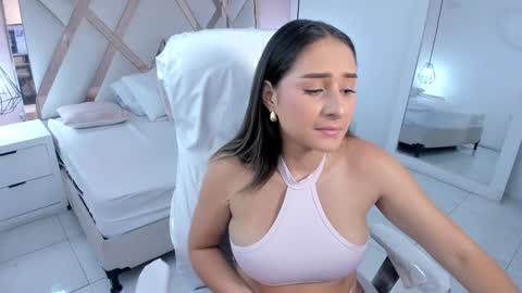 laura  online show from 10/30/25, 01:45