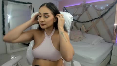 laura  online show from 12/15/25, 09:52