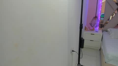 laura  online show from 02/13/26, 07:43