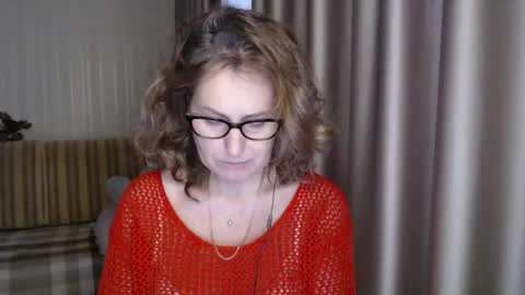 Lauraoven1 online show from 02/04/25, 01:59