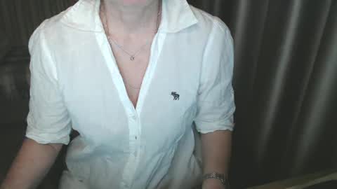 Lauraoven1 online show from 03/04/25, 03:59