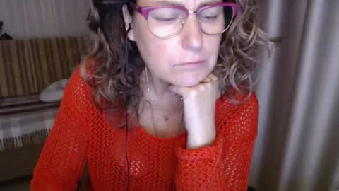 Lauraoven1 online show from 10/04/25, 08:01