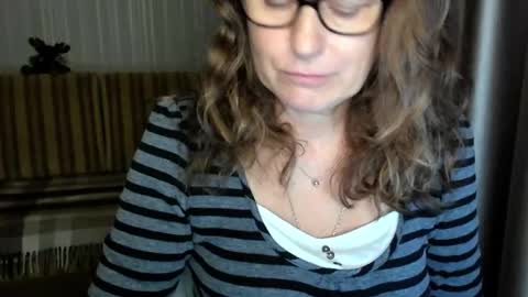 Lauraoven1 online show from 10/27/25, 03:16