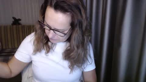 Lauraoven1 online show from 10/28/25, 02:20