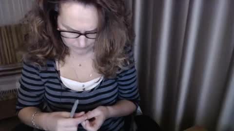 Lauraoven1 online show from 11/28/25, 11:57