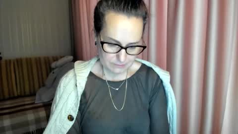 Lauraoven1 online show from 02/13/26, 07:37