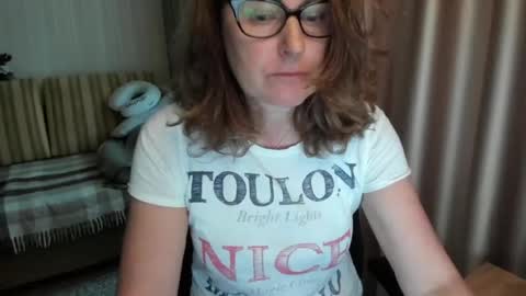 Snapshot of lauraoven1 chatting on 06/11/26, 03:10 Lauraoven1 online show from 06/11/26, 03:10