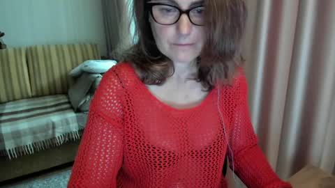 Snapshot of lauraoven1 chatting on 06/13/26, 07:28 Lauraoven1 online show from 06/13/26, 07:28