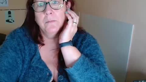 Snapshot of laureanne50 chatting on 12/23/24, 02:50 laureanne online show from 12/23/24, 02:50