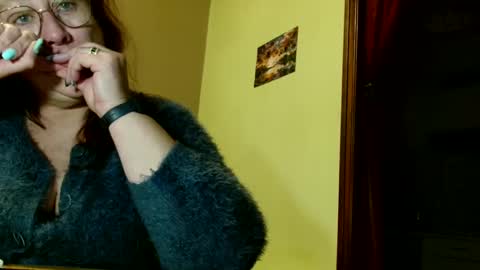 Snapshot of laureanne50 chatting on 12/23/24, 08:25 laureanne online show from 12/23/24, 08:25