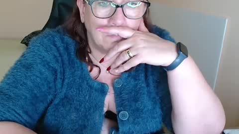 Snapshot of laureanne50 chatting on 03/11/25, 01:01 laureanne online show from 03/11/25, 01:01