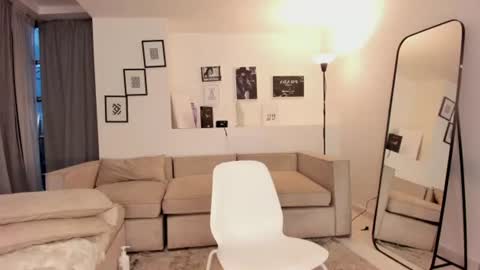 Snapshot of laureen_se chatting on 07/20/26, 10:39 laureen_se online show from 07/20/26, 10:39
