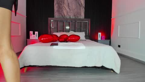 Lauren Weels online show from 02/14/26, 07:54