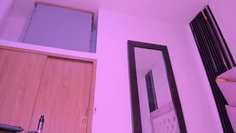 Laurem online show from 10/29/25, 07:04