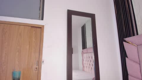 Laurem online show from 02/05/26, 07:51