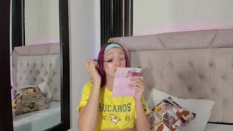 Laurem online show from 02/06/26, 07:17