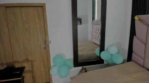 Laurem online show from 02/16/26, 06:48