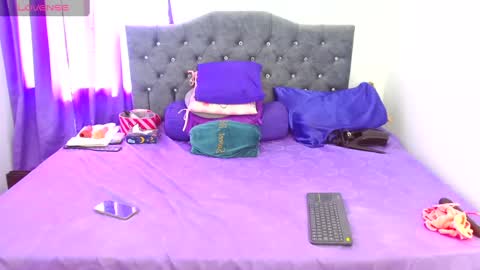 Lauren online show from 09/11/25, 09:04