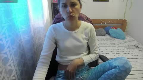 Snapshot of lauren_ashlee chatting on 11/10/25, 01:32 Lauren Independent model online show from 11/10/25, 01:32
