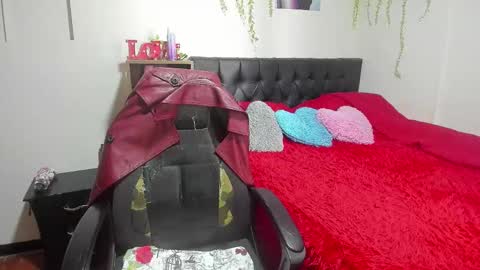 Snapshot of lauren_ashlee chatting on 12/02/25, 05:08 Lauren Independent model online show from 12/02/25, 05:08