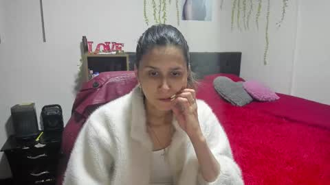 Snapshot of lauren_ashlee chatting on 01/08/26, 02:52 Lauren Independent model online show from 01/08/26, 02:52