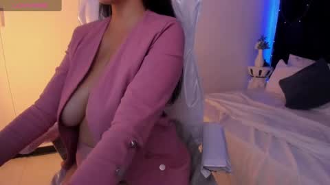 Lauren online show from 02/06/25, 09:06