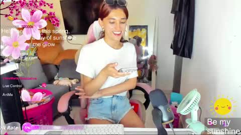 Snapshot of laurencesophiets chatting on 05/19/26, 05:08 SF online show from 05/19/26, 05:08