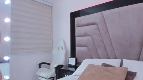 laurenclark1 online show from 03/04/26, 03:45