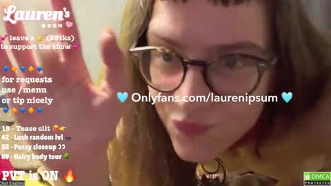 Snapshot of laurenipsumsit chatting on 02/28/25, 02:31 Lauren   online show from 02/28/25, 02:31