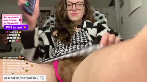 Snapshot of laurenipsumsit chatting on 05/31/26, 02:31 Lauren online show from 05/31/26, 02:31