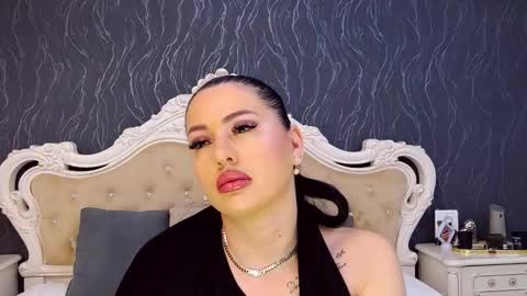 Laura online show from 03/10/26, 02:33