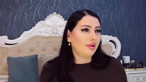 Laura online show from 03/30/26, 03:02