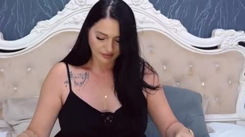 Snapshot of laurenjenssen chatting on 07/17/26, 12:56 Laura online show from 07/17/26, 12:56