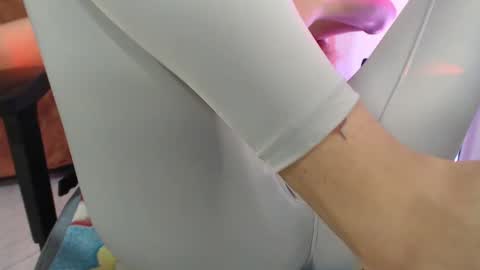 Lauren online show from 02/05/25, 03:09