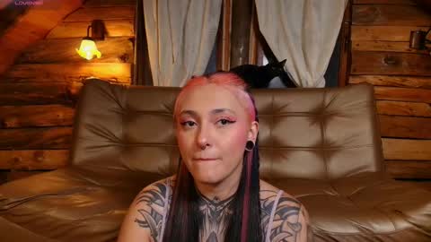 Lauren and Cristopher online show from 11/22/25, 04:00