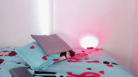 laurensmith9 online show from 02/19/25, 06:32