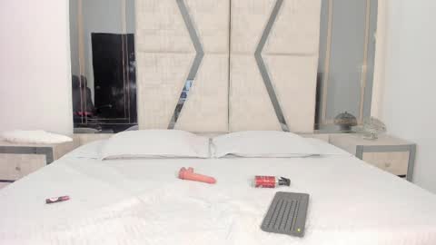 Lauren  online show from 09/18/25, 03:47