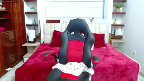 laurent online show from 01/29/25, 09:33