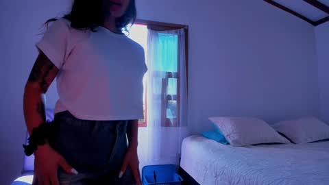 Lucie  online show from 02/12/25, 03:05