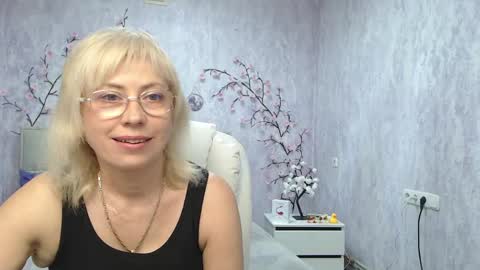 Lauren online show from 05/18/26, 05:13