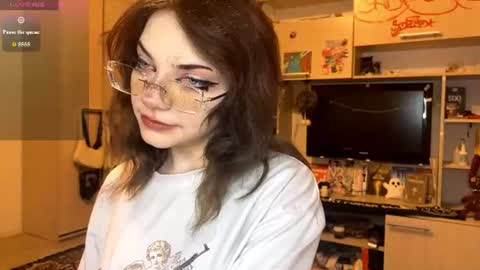 Snapshot of laurettecipro chatting on 07/04/26, 10:16 Eva online show from 07/04/26, 10:16