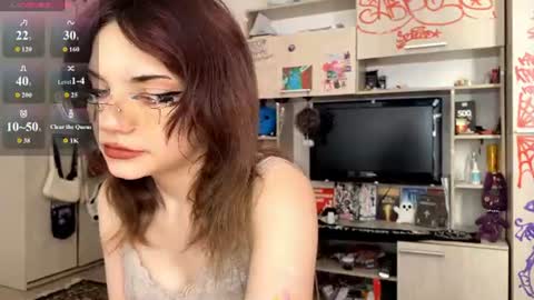Snapshot of laurettecipro chatting on 07/05/26, 05:36 Eva online show from 07/05/26, 05:36