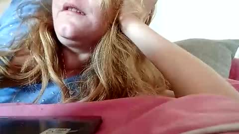 Snapshot of lauriehotxxx chatting on 10/17/25, 03:25 lauriehotxxx online show from 10/17/25, 03:25