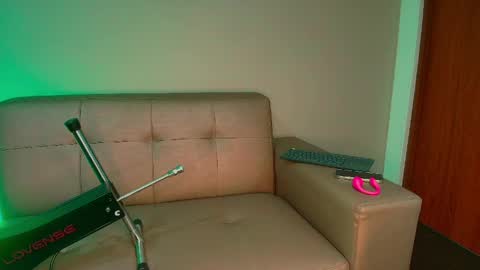 lauri online show from 04/19/26, 06:21